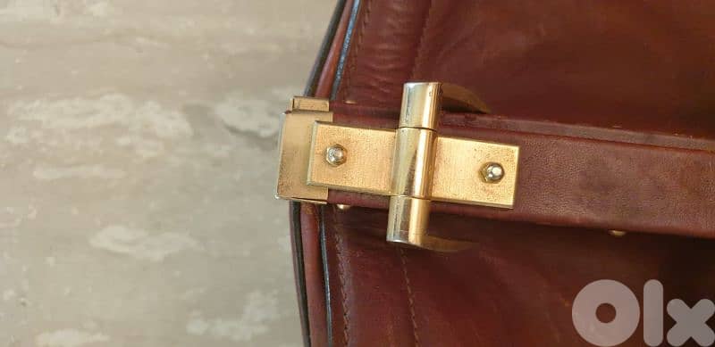 price  reduced antique hand made bag quen leather 5