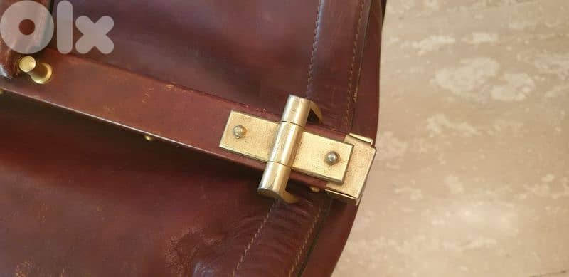 price  reduced antique hand made bag quen leather 7