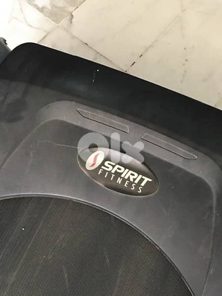 treadmill like new heavy duty very good quality 4