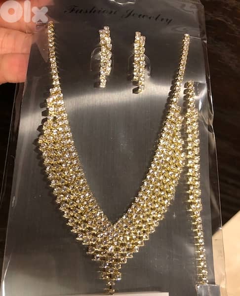set, earings and necklace 3
