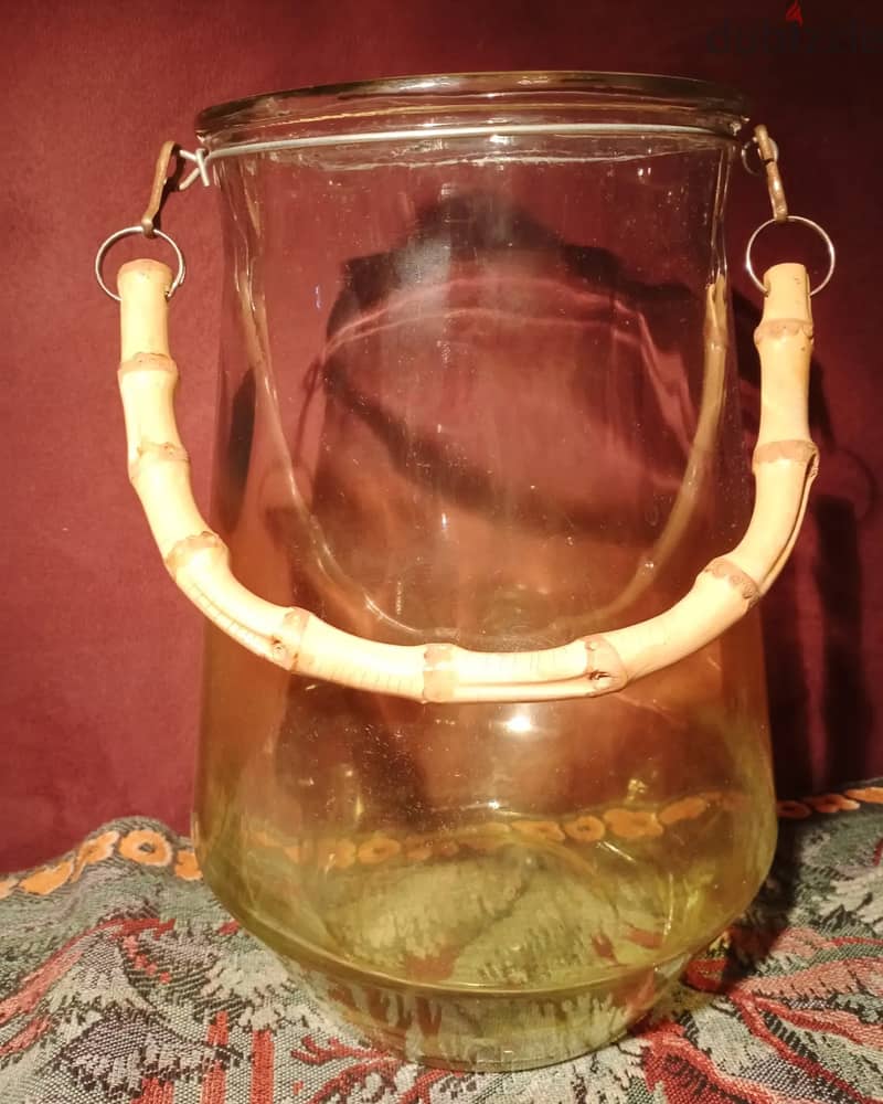 سطل زجاج انتيك مسكة قصب حجم كبير 1