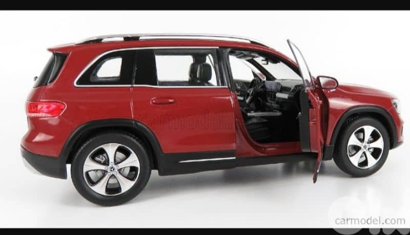 Mercedes GLB (2019) diecast car model 1;18. 5