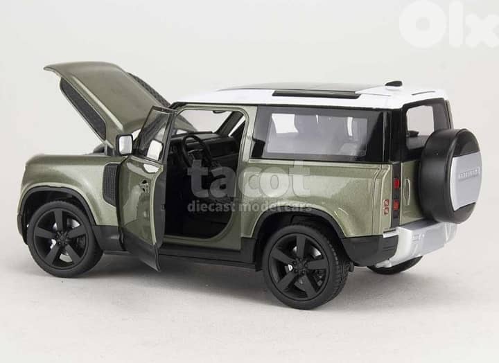 Land Rover Defender 2020 diecast car model 1:24. 5