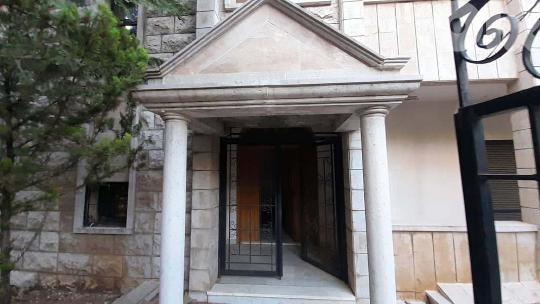 Prime location villa for sale in Bikfaya / Al Mhayidseh 0