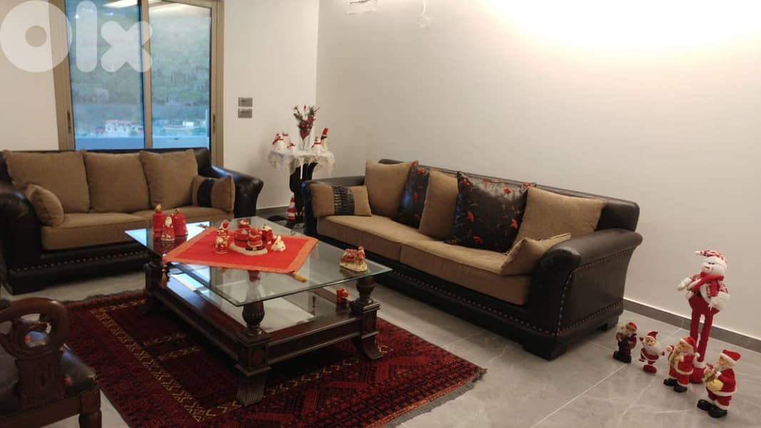 Siiting Room / Living Room 3