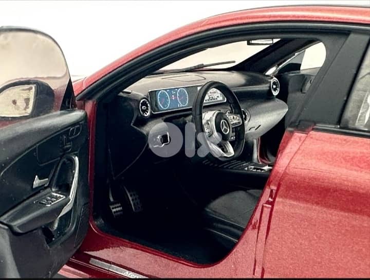 Mercedes  CLA (2019) diecast car model 1;18. 8