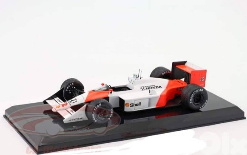 Ayrton Senna McLaren MP4/4 (1988) diecast car model 1:24. 0