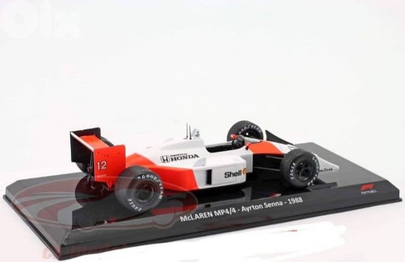 Ayrton Senna McLaren MP4/4 (1988) diecast car model 1:24. 4