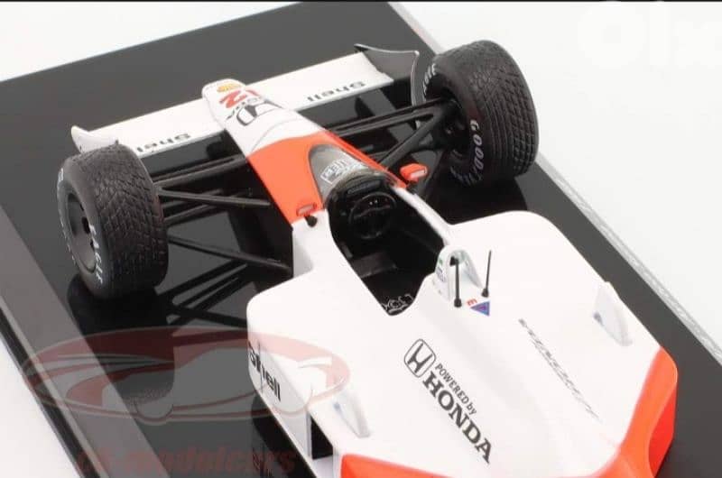 Ayrton Senna McLaren MP4/4 (1988) diecast car model 1:24. 5
