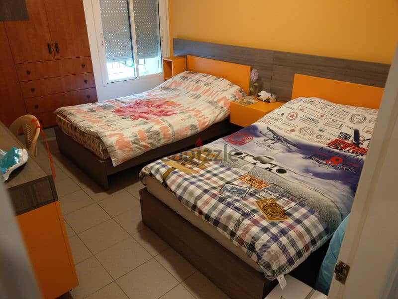 تقم تختين مفرد ونص ١١٠سم الواحد مع المكتب 0