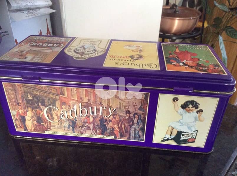 Cadbury Chocolate Biscuits collectible Tin box 1