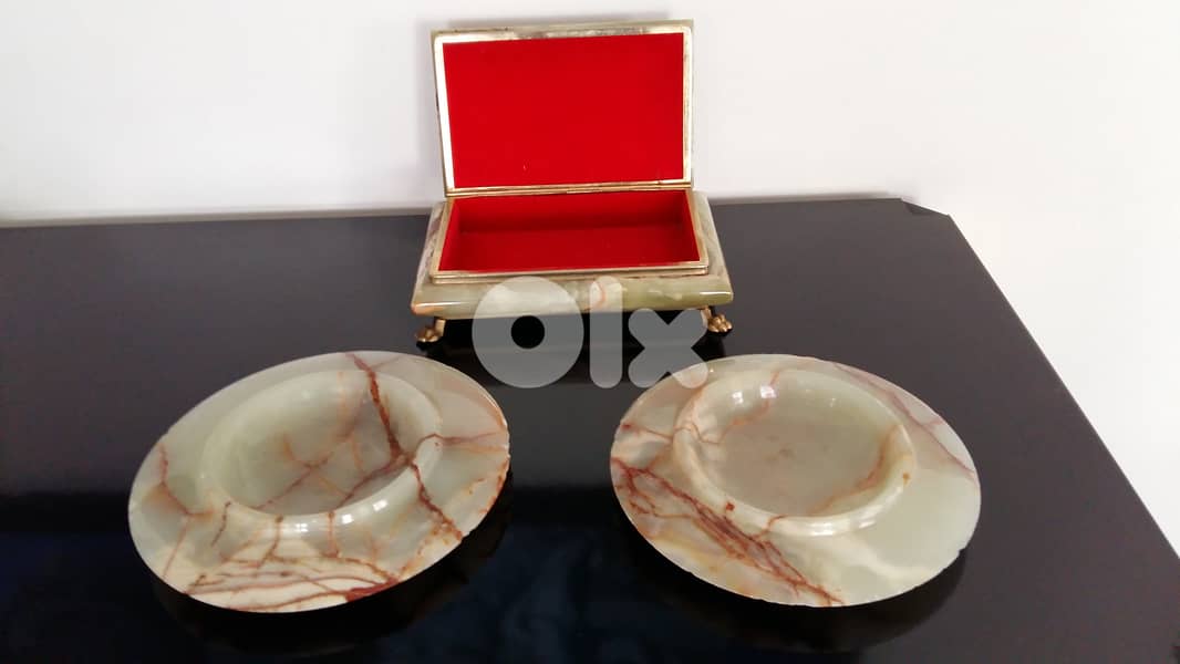 Antique Marbele Ashtray Set 1