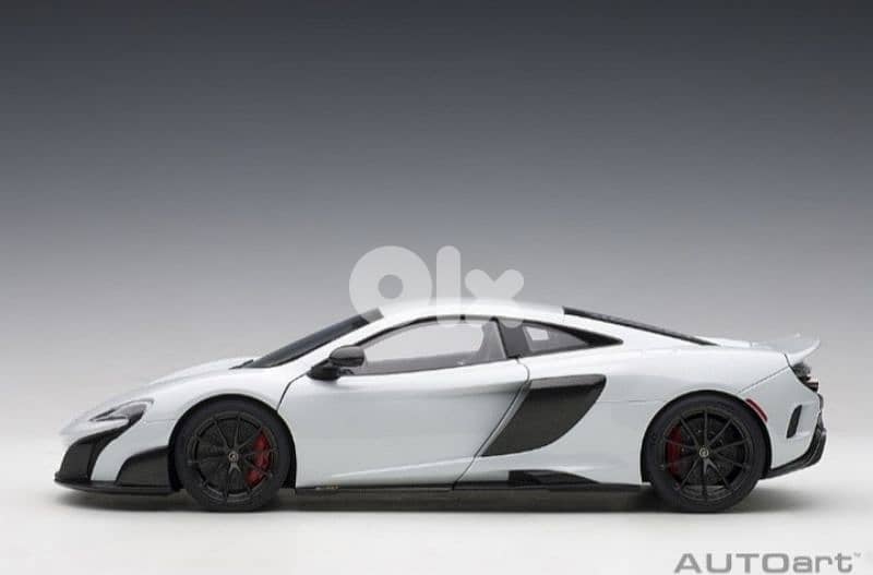 Mclaren 675LT diecast car model 1;18. 1