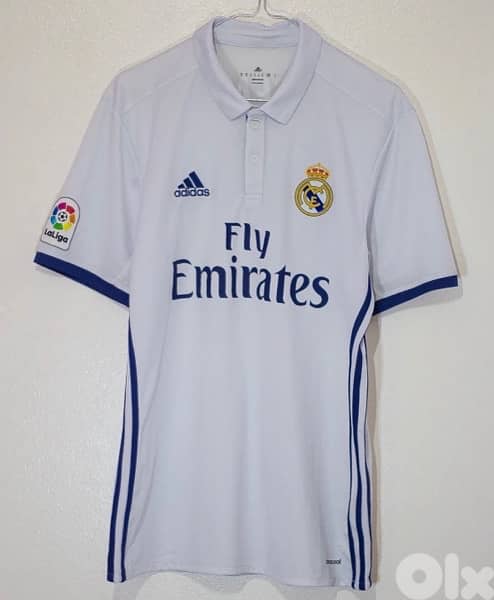Real Madrid Home 2016 adidas kit 0