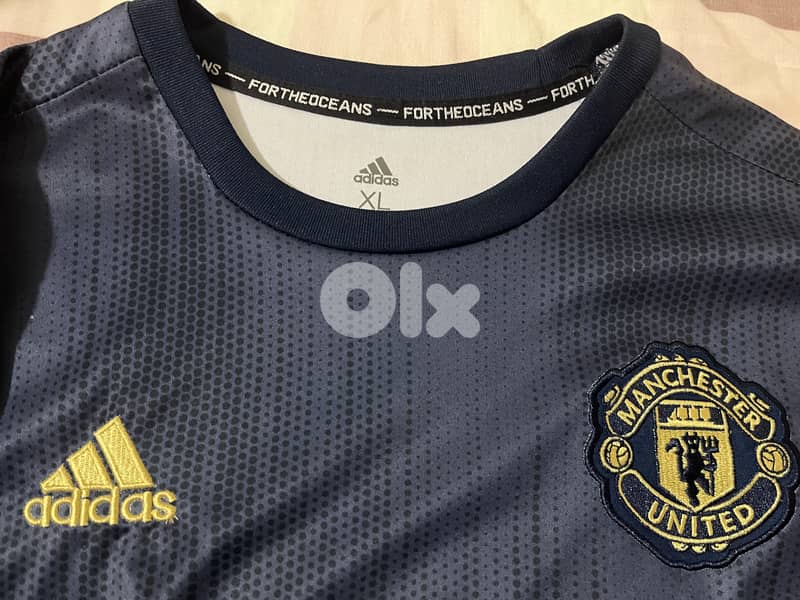 Rashford 10  manchester united blue adidas shirt for 10 $ 2