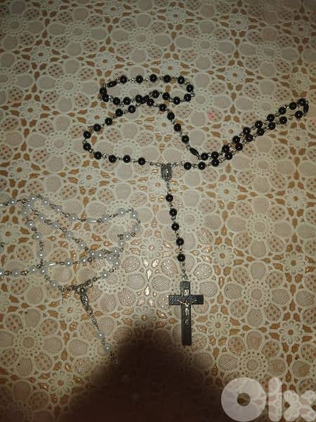 necklacce loulou rosary 2 colours 3