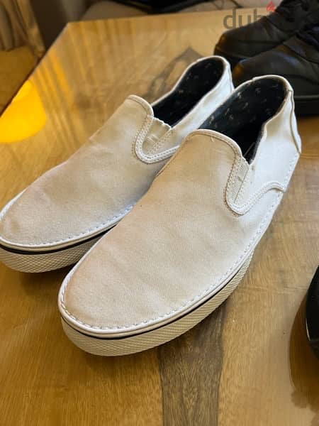 NEW BALANCE never used at 30$ Only 3