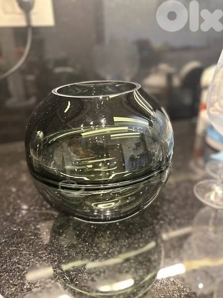 crystal grey/white flower and vase shades of green color 0