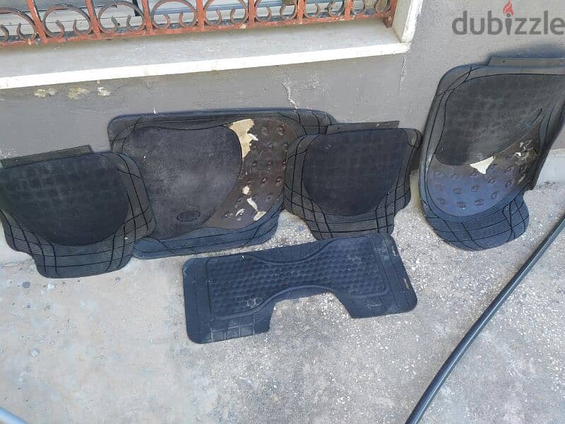 Nissan versa floor carpet دعسات مستعملة سيارة نيسان 0