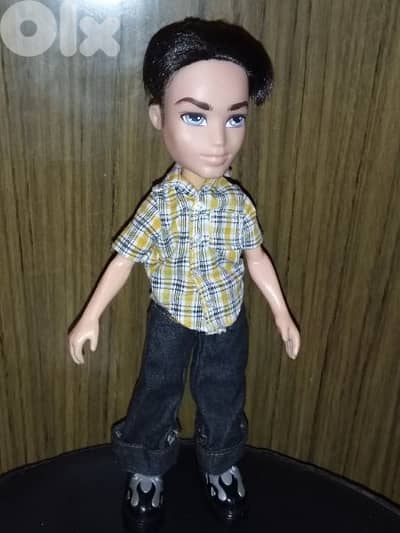 BRATZ BOYZ DYLAN LOOKIN BRATZ MGA 2003 wearing Great doll +Shoes=25$