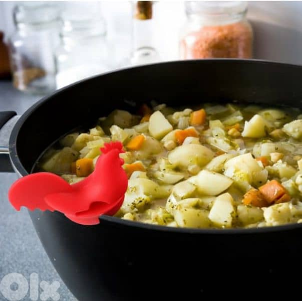 hilarious chicken pot lifter 0