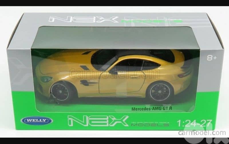 AMG GT-R Mercedes diecast car model 1:24. 4
