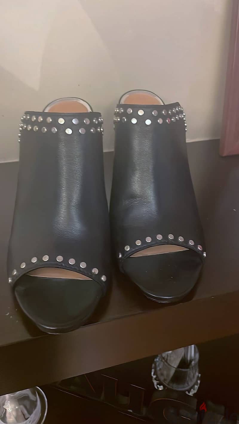 PAOLA BLACK LEATHER SLIP-ON SANDALS 0