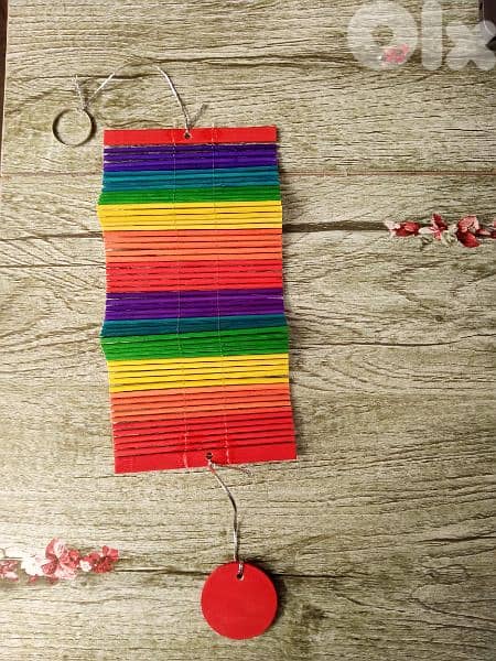 3D wind spining colorful wood hanger 10 $ 1