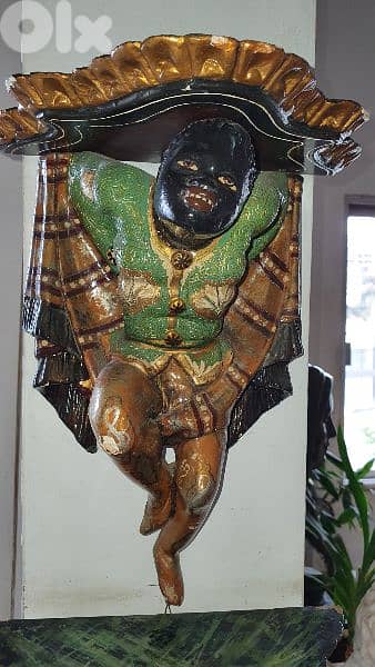 Aplique naîgre  en bois sculpté 0