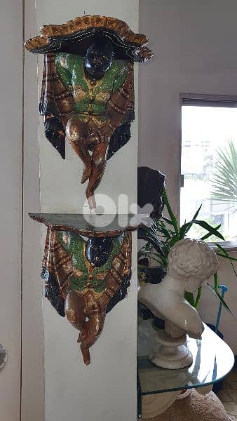 Aplique naîgre  en bois sculpté 2