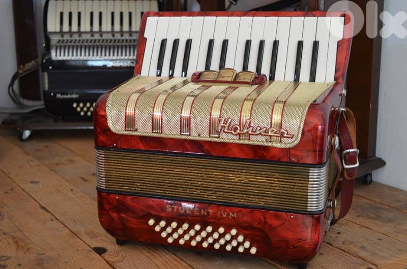 The Accordeon Shop/////Accordion Service 5