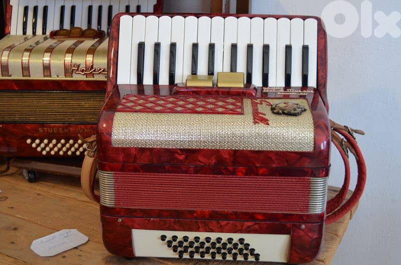 The Accordeon Shop/////Accordion Service 6
