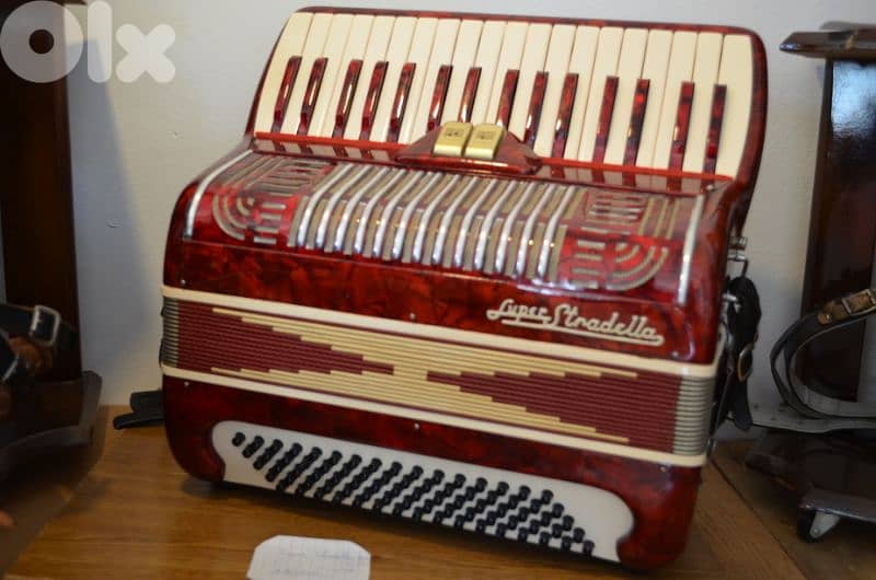The Accordeon Shop/////Accordion Service 10