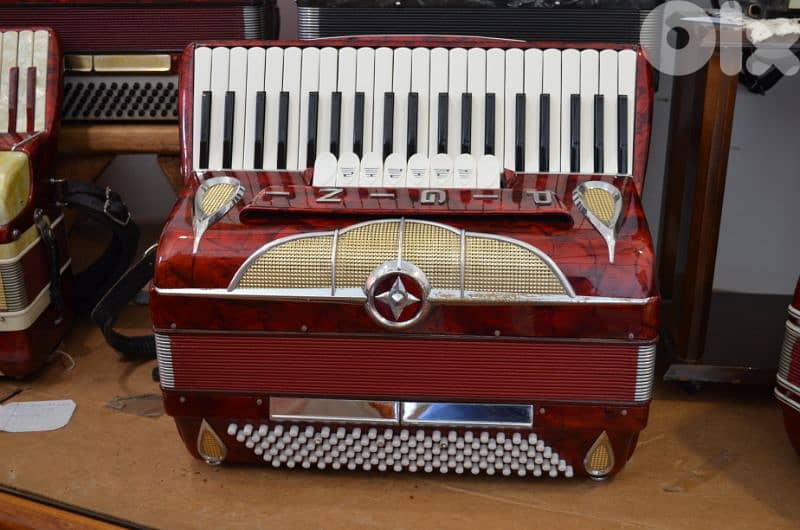 The Accordeon Shop/////Accordion Service 18