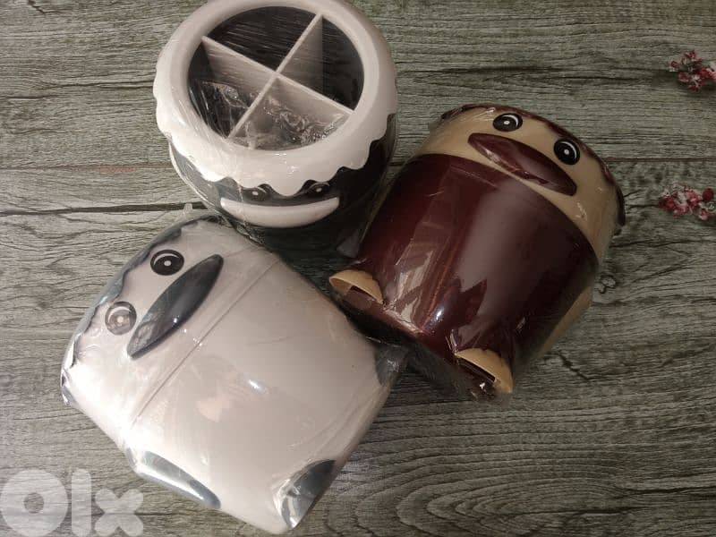 funny penguin kitchen or makeup stand 1