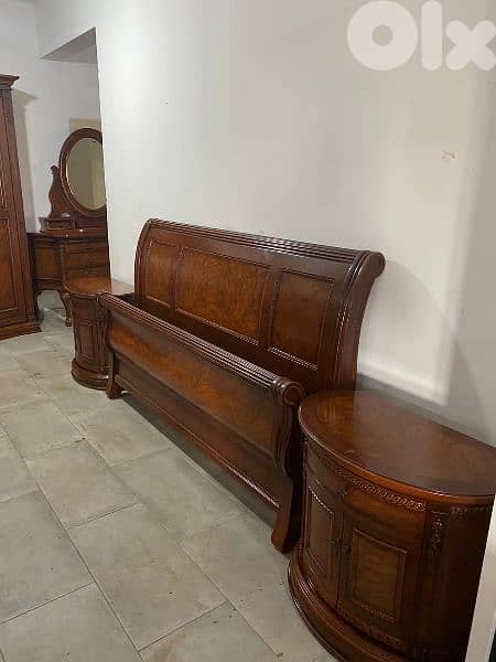 غرفة نوم بومبي صناعة ماليزية مستعملة بحالة جيدا 0