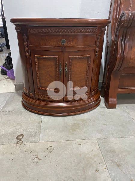 غرفة نوم بومبي صناعة ماليزية مستعملة بحالة جيدا 1