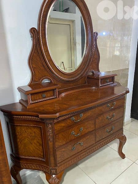 غرفة نوم بومبي صناعة ماليزية مستعملة بحالة جيدا 5