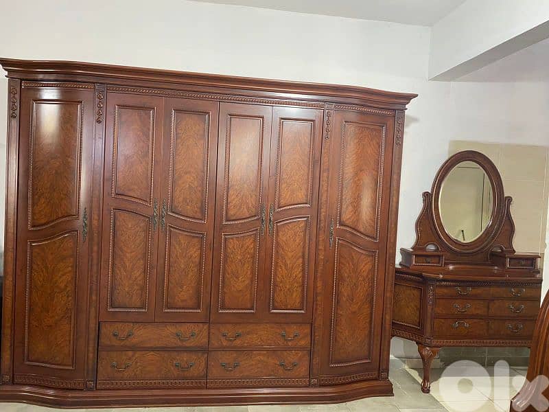 غرفة نوم بومبي صناعة ماليزية مستعملة بحالة جيدا 7