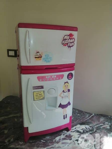 Little refrigerator for kids to enjoy 0