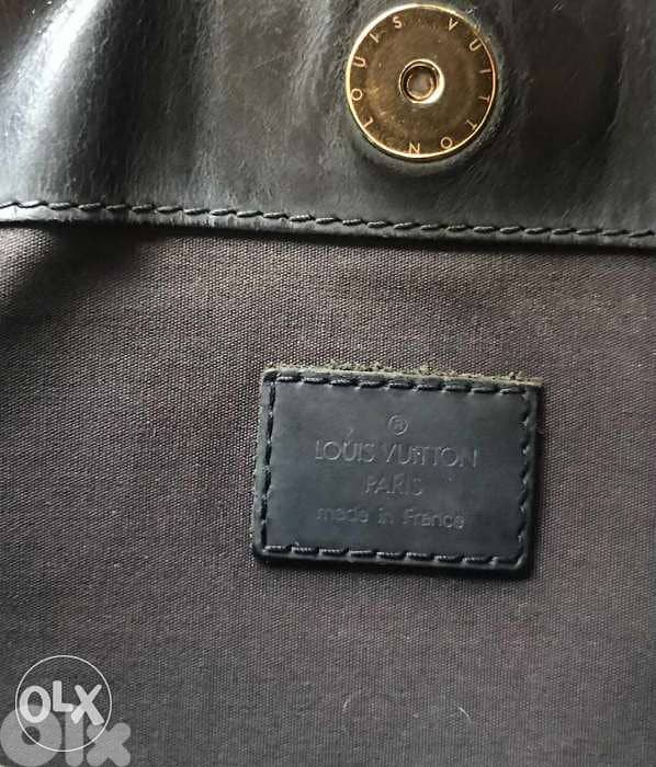 Louis vuitton authentic épi leather mandara MM 2