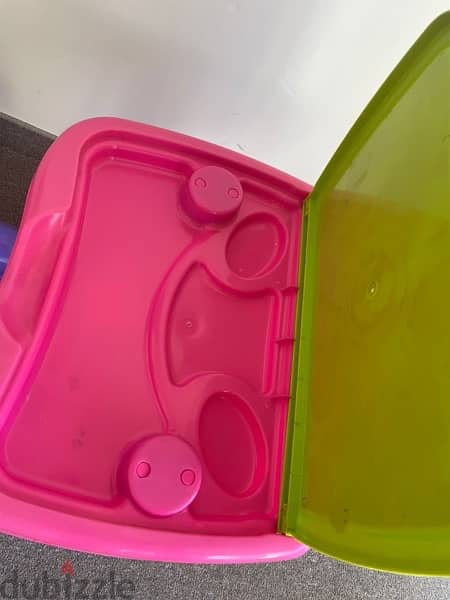 Minnie Mouse table and seat combo 1