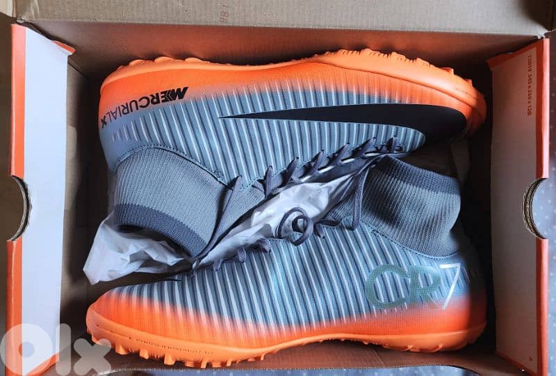 Nike MercurialX Victory VI CR7 DF TF Football Shoes 0