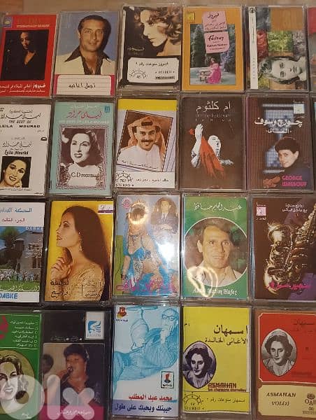 مجموعة من الكاسيتات وال سي دي العربية والأجنبية 0