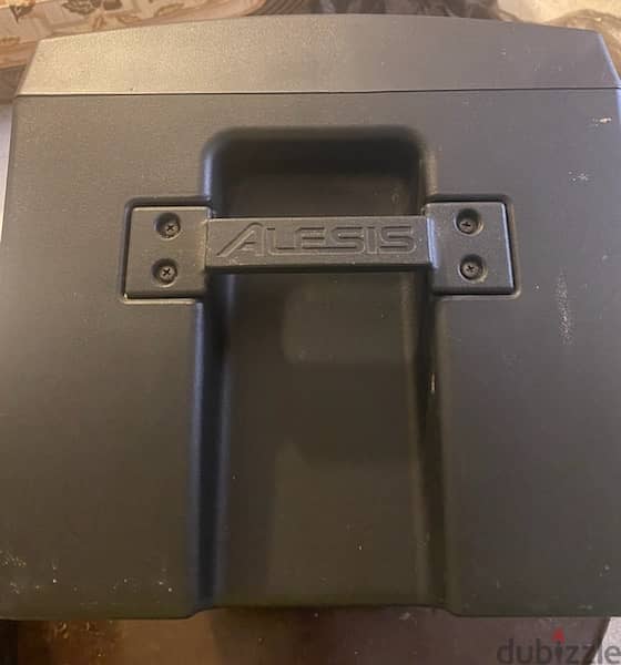Alesis mixer in a great condition 2