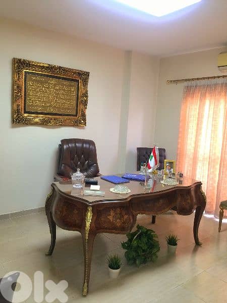 Office Desk & Chair - مكتب فخم مع كرسي جلد 0