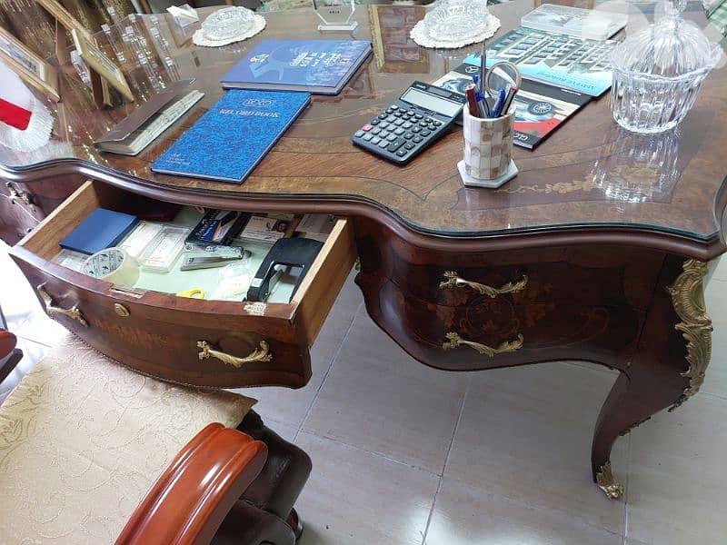 Office Desk & Chair - مكتب فخم مع كرسي جلد 6