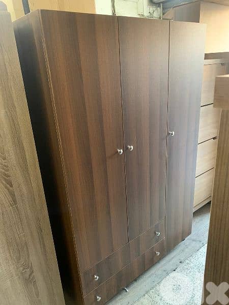 خزانة حجم ثلاث درف 120سم 0