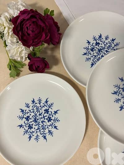Vintage 1960 Sovirel Pyrex dessert dishes