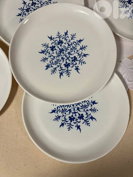 Vintage 1960 Sovirel Pyrex dessert dishes 2